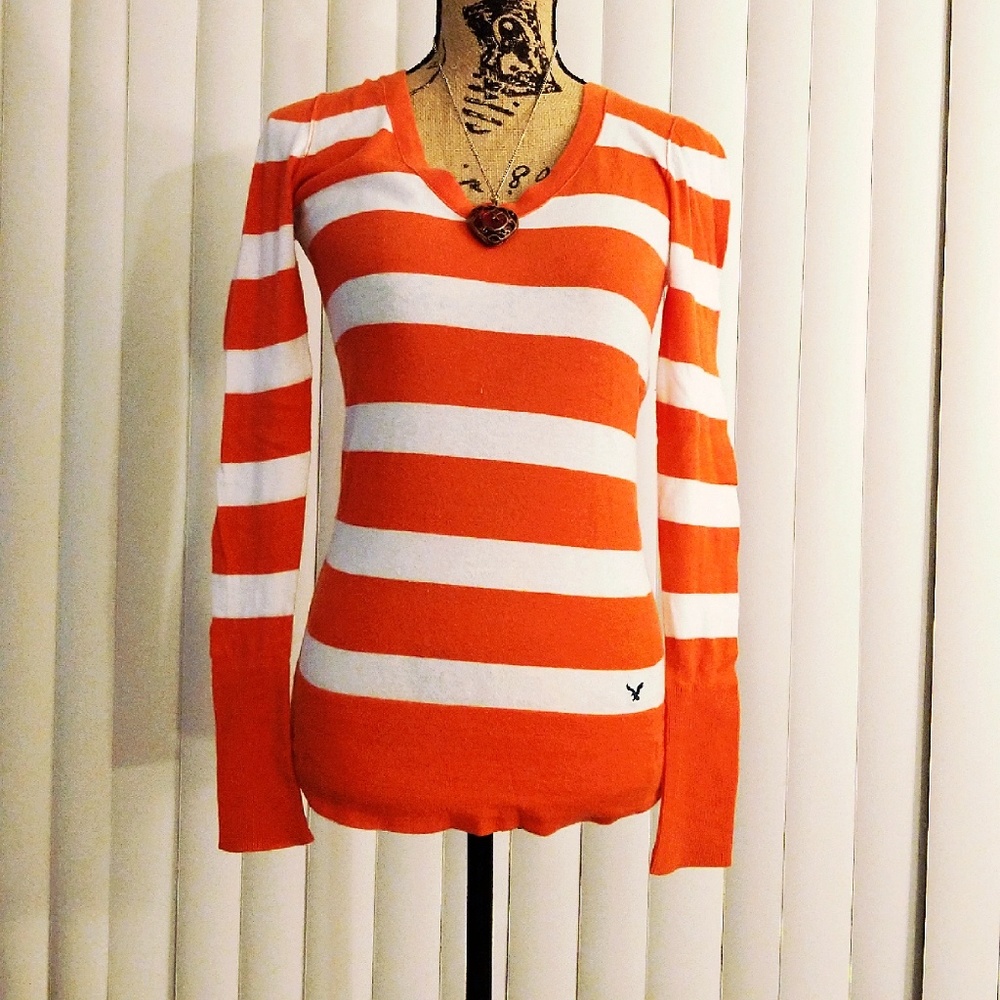 🧣B2G1 SALE American eagle, V-neck long sleeve tee